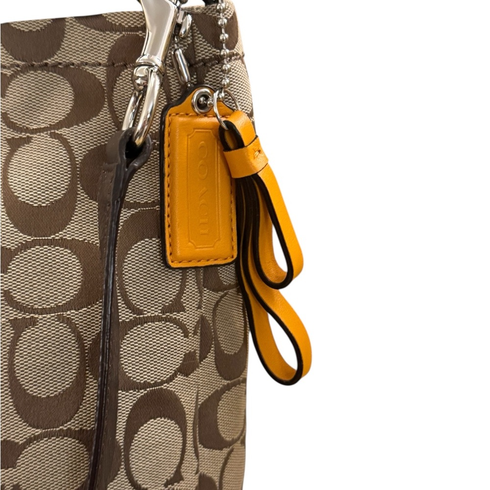 Coach Park Signature Hobo — 2013 - Picture 2 of 10